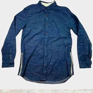 Jean shirt with side Zipper for comfort EXCELLENT  CONDITION just a few times